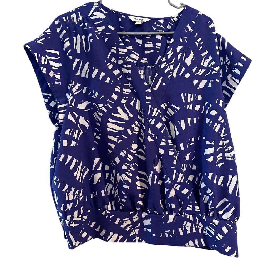 Nine West Blue White Abstract Print Surplice Smocked Hem Blouse XXL Cap Sleeve